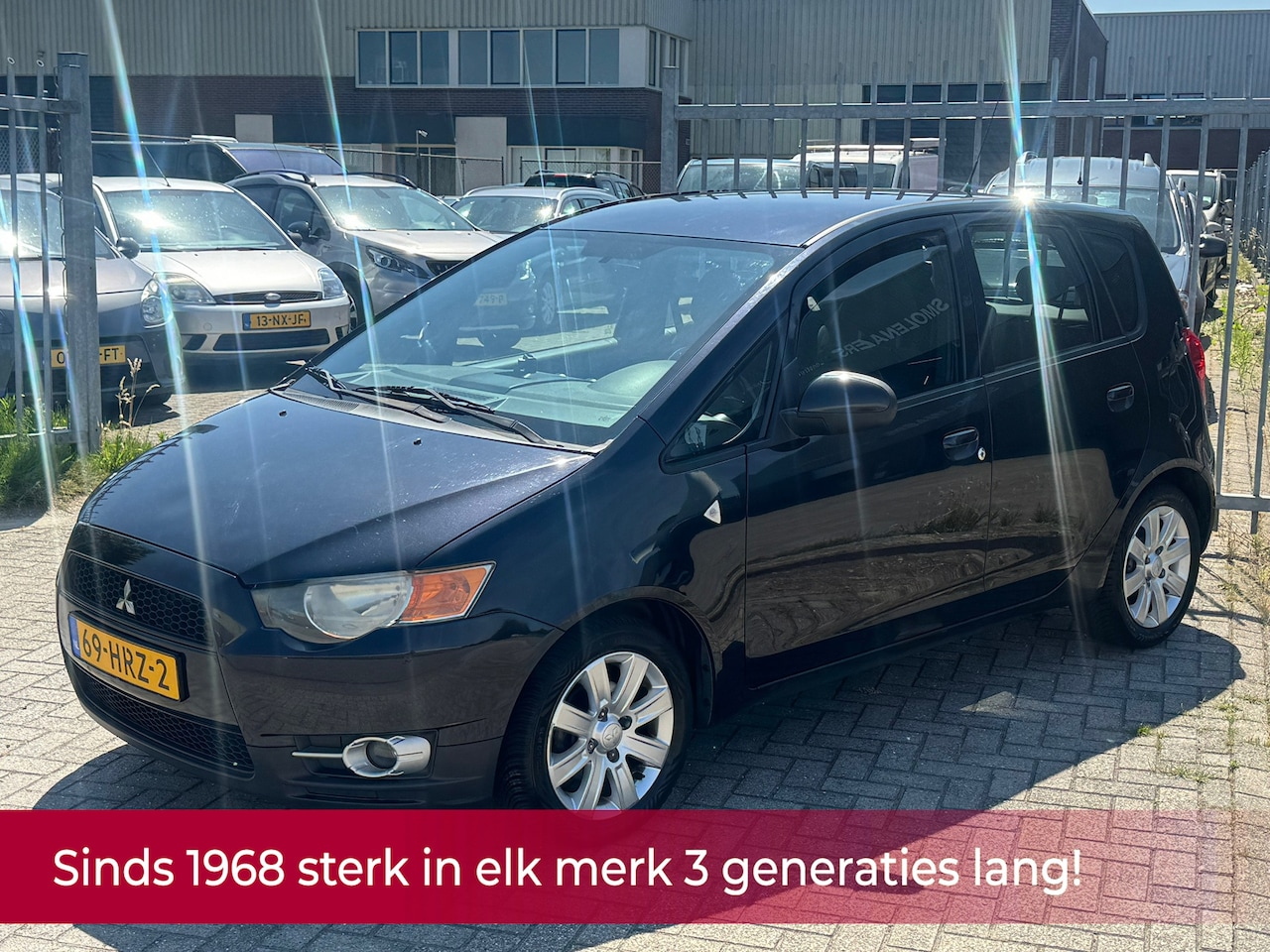 Mitsubishi Colt - 1.3 Invite 5 deurs 95PK! Airco l Cruise l Trekhaak l MTF-stuur! DEALER OH l TOPSTAAT l NL - AutoWereld.nl