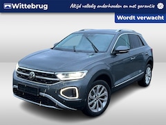 Volkswagen T-Roc - 1.5 TSI 150pk DSG Style / Digitale Cockpit Pro / Elek Achterklep Met Virtual Pedal / Ergoa