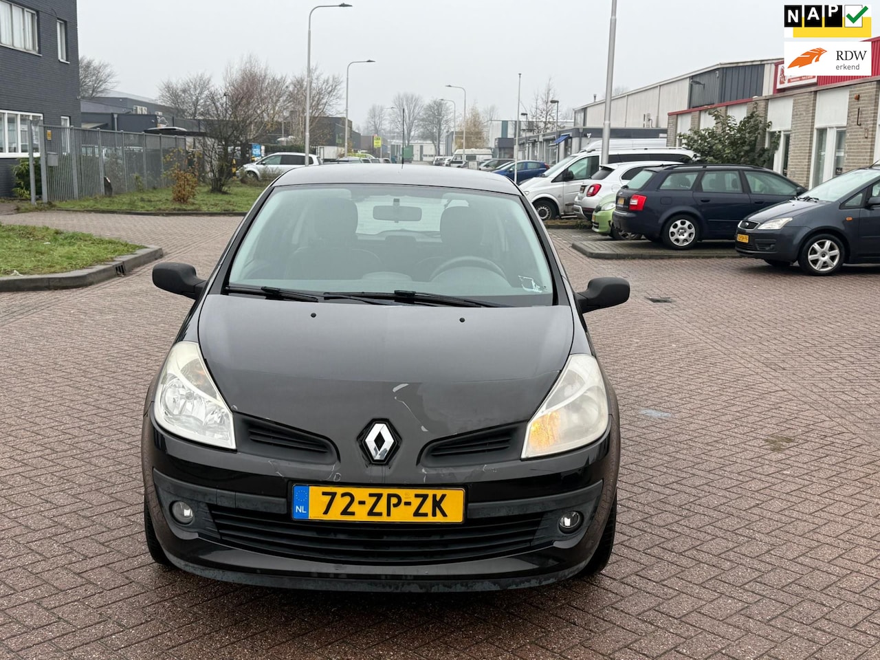 Renault Clio - 1.2-16V Special Line 1.2-16V Special Line - AutoWereld.nl