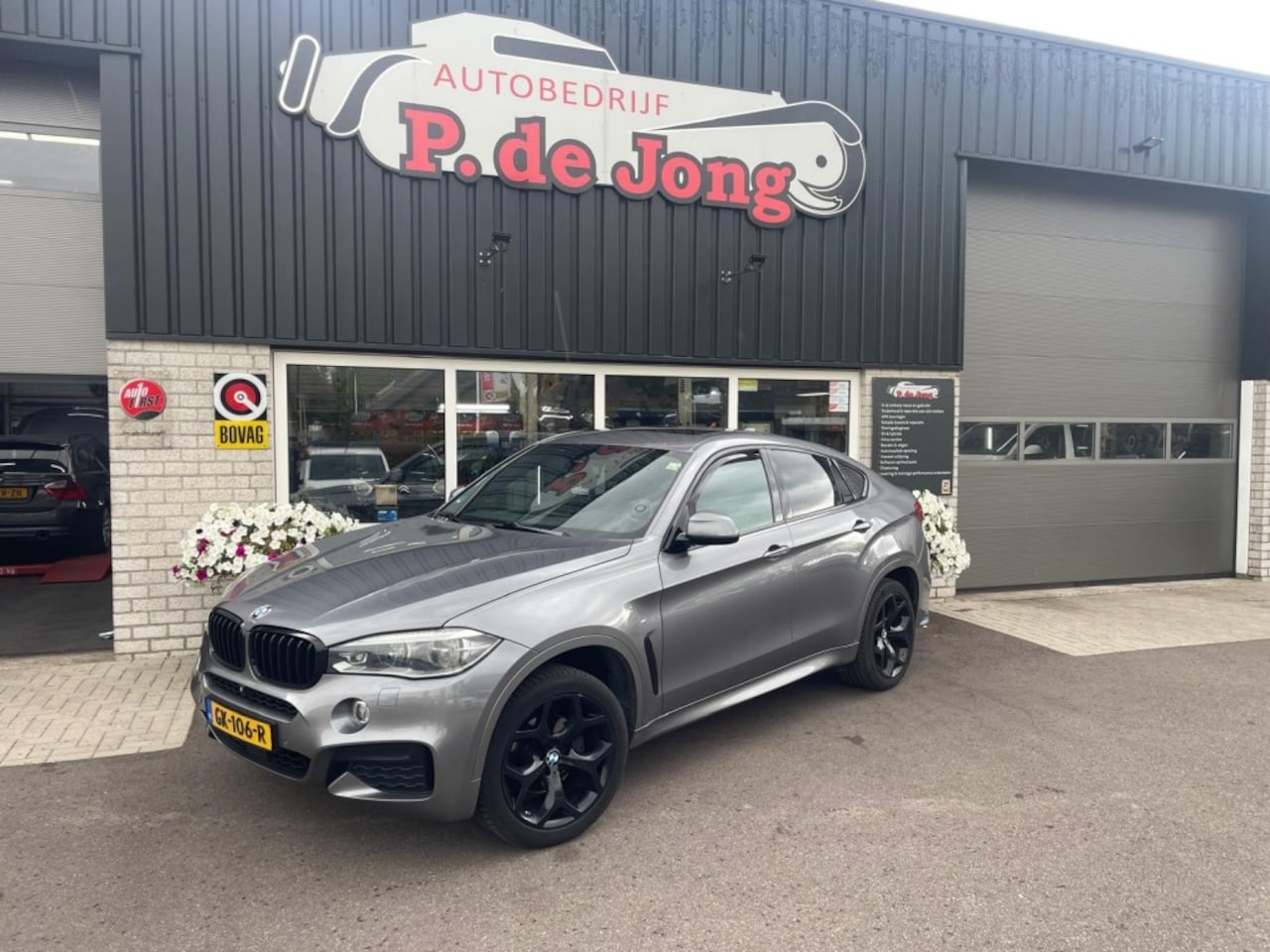 BMW X6 - XDRIVE30D HIGH EX.  M-Sport! Automaat (Nieuwe motor + Distributie!) Trekhaak Panoramadak - AutoWereld.nl
