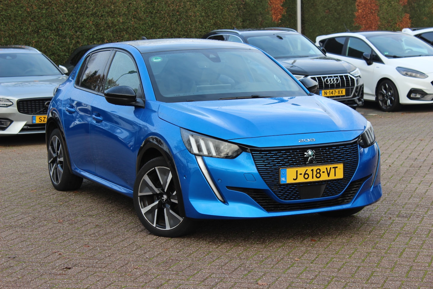 Peugeot e-208 - EV GT 350 50 kWh / SoH 89,4% / Panoramadak / Camera / Virtual Cockpit / Half leder / Navig - AutoWereld.nl