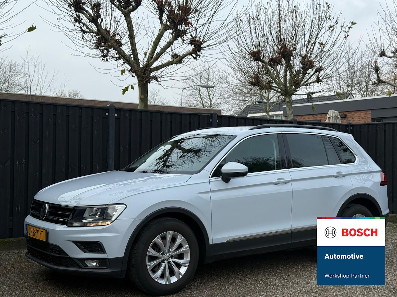 Volkswagen Tiguan - 1.5 TSI ACT Comfortline Business DIGITAL DASH - TREKHAAK - STOELVERWARMING - AutoWereld.nl
