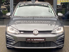 Volkswagen Golf - 7.5 1.5 TSI 150PK Highline R-LINE NAVI LED
