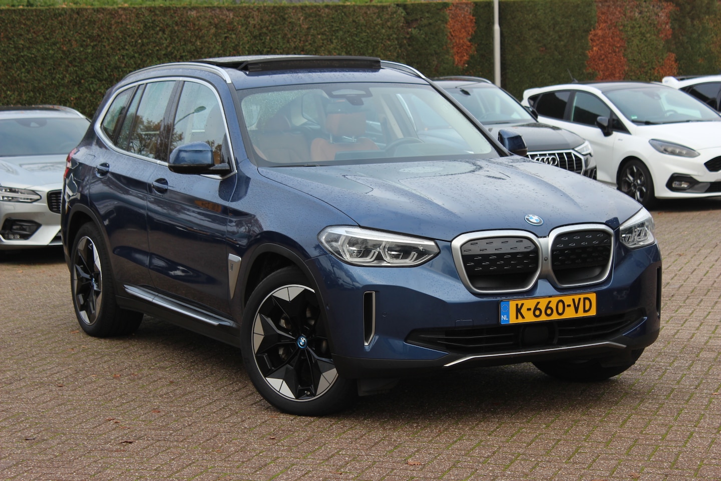 BMW iX3 - Executive 80 kWh / SoH 95.5% / Panoramadak / Camera / Head-up / 20'' / Leder / Harman Kard - AutoWereld.nl