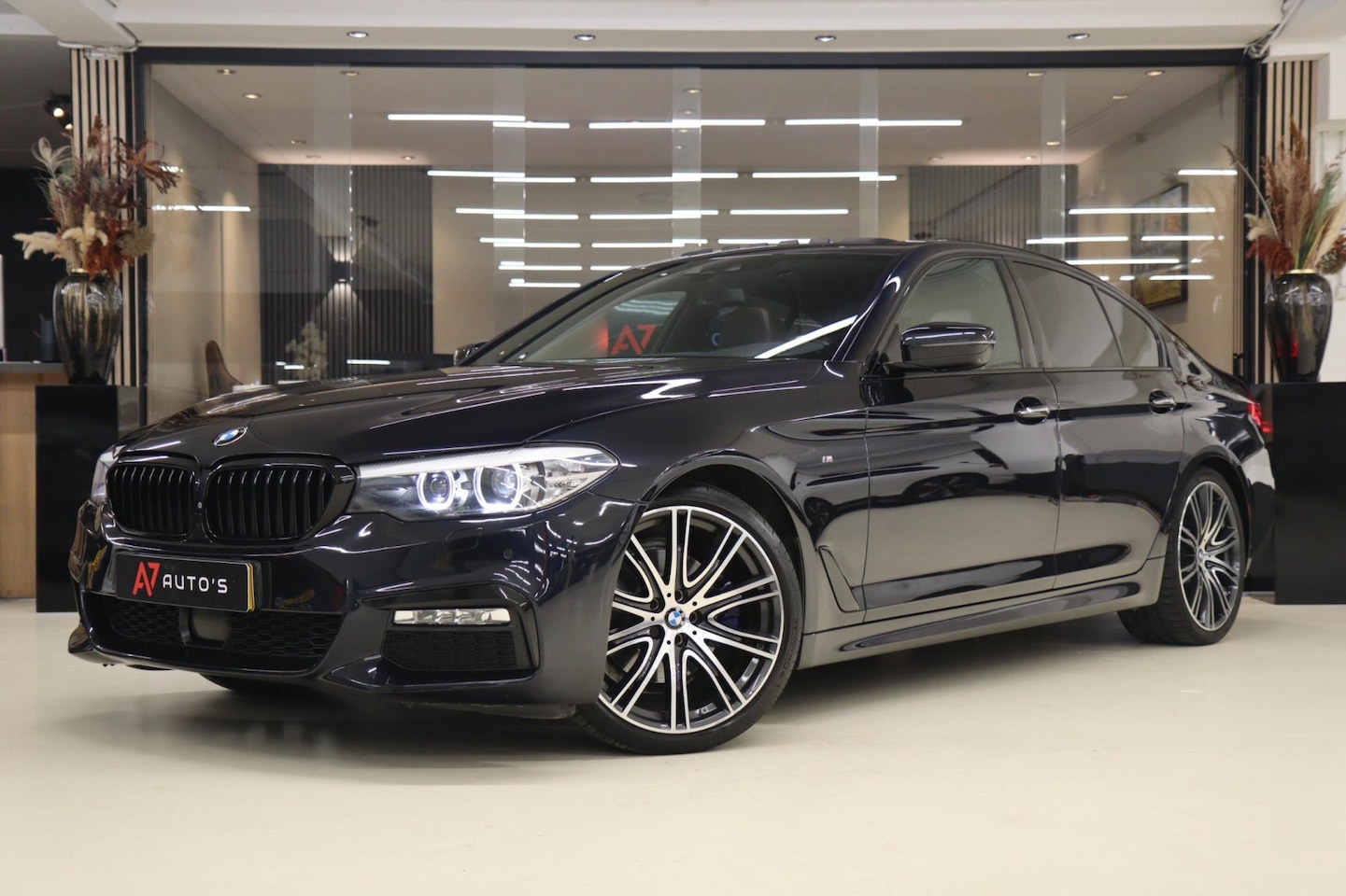 BMW 5-serie - 520d High Executive PANO/CARPLAY/SVEER/360CAM/VOL - AutoWereld.nl