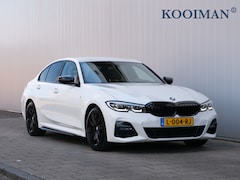 BMW 3-serie - 320i 184pk Business Edition Automaat M-Sport / Apple Carplay / Navigatie