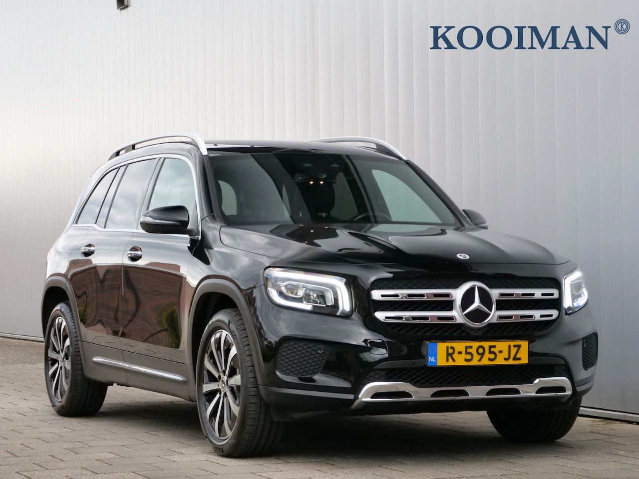 Mercedes-Benz GLB - 250 225pk Premium Plus Automaat Leder / Sfeerverlichting / Camera / Navigatie - AutoWereld.nl