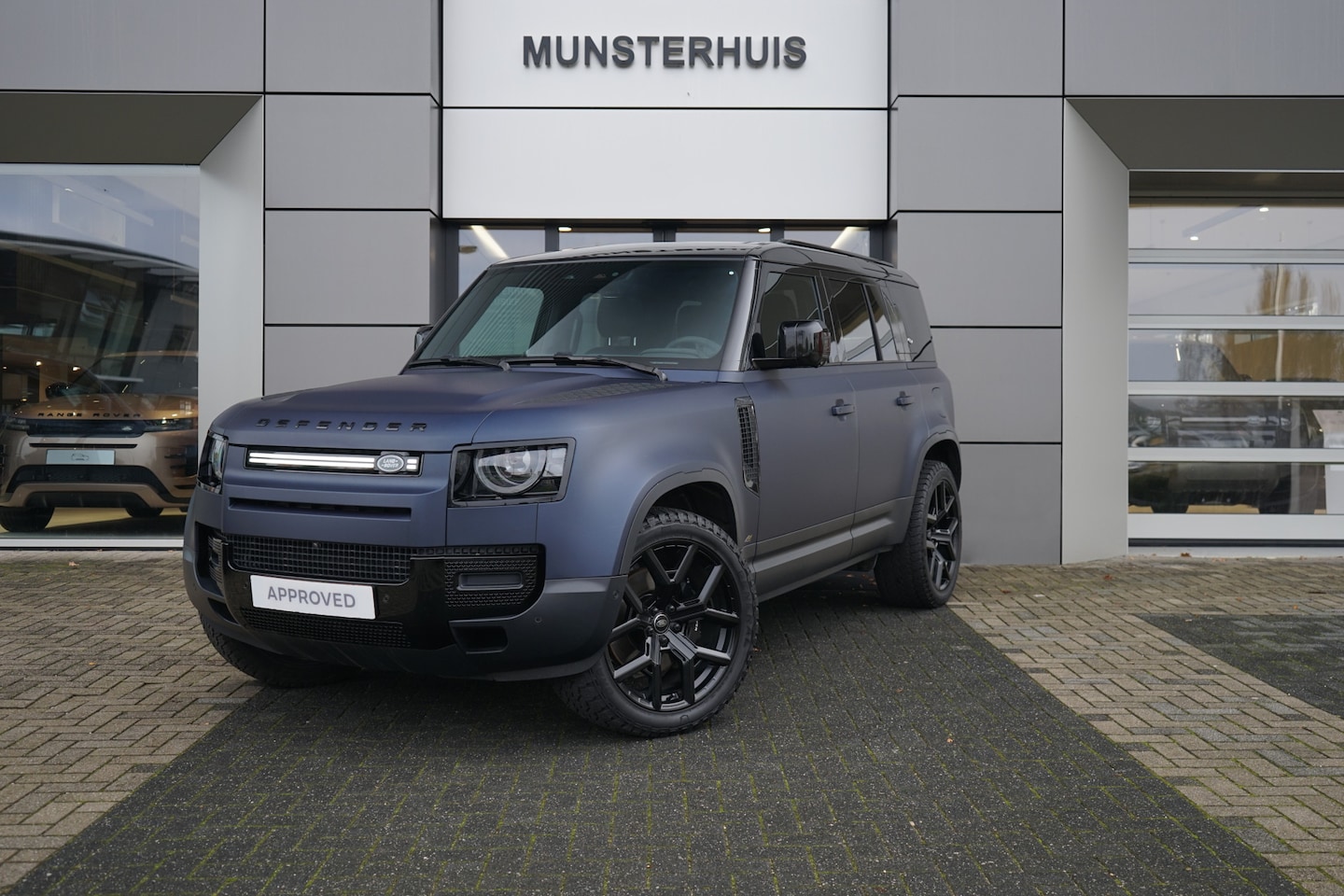 Land Rover Defender 110 - 2.0 P400e 110 SE | Koelvak | Elektrische trekhaak | Schuif/Kantel dak | - AutoWereld.nl