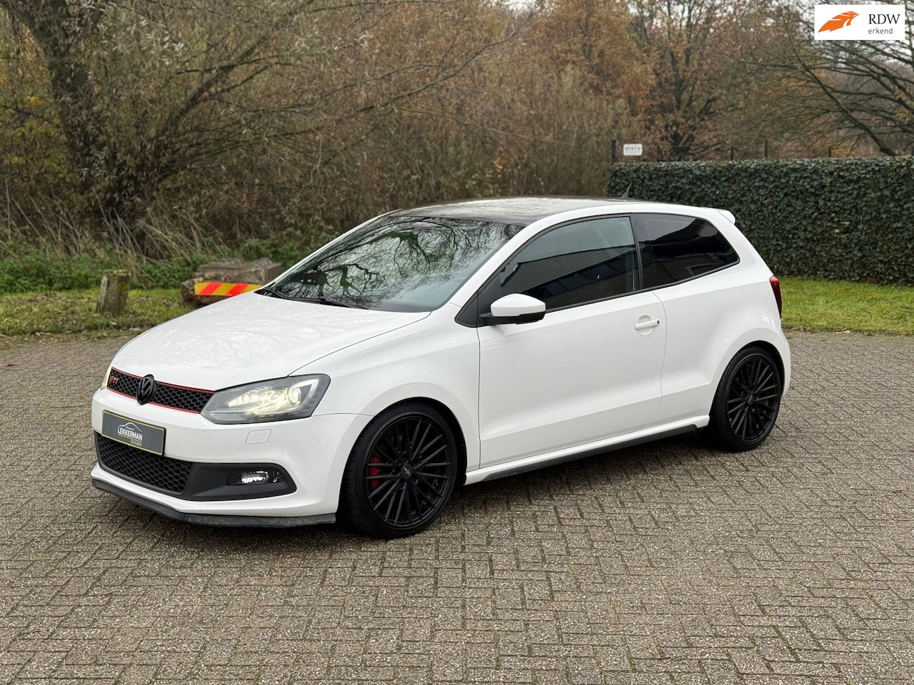 Volkswagen Polo - 1.4 TSI GTI 180PK I DSG I STERRENHEMEL I CARPLAY I PDC - AutoWereld.nl