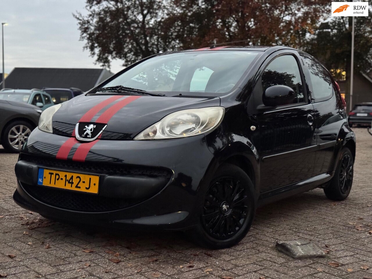 Peugeot 107 - 1.0-12V XR 5DEURS AIRCO APK APPLE CARPLAY!!! - AutoWereld.nl