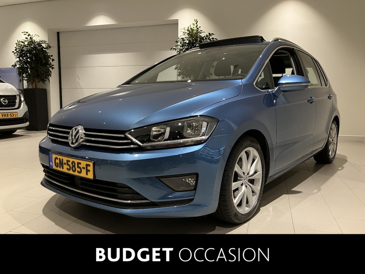 Volkswagen Golf Sportsvan - 1.4 TSI Highline 125 PK | Automaat | Apple Carplay | Achteruitrijcamera | Parkeersensoren - AutoWereld.nl