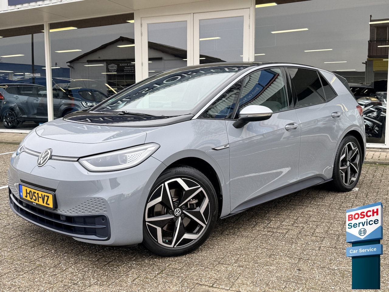 Volkswagen ID.3 - First Plus 58 kWh | Matrix LED | Adapt. Cruise | Keyless | Stuur- en Stoelverwarming | PDC - AutoWereld.nl