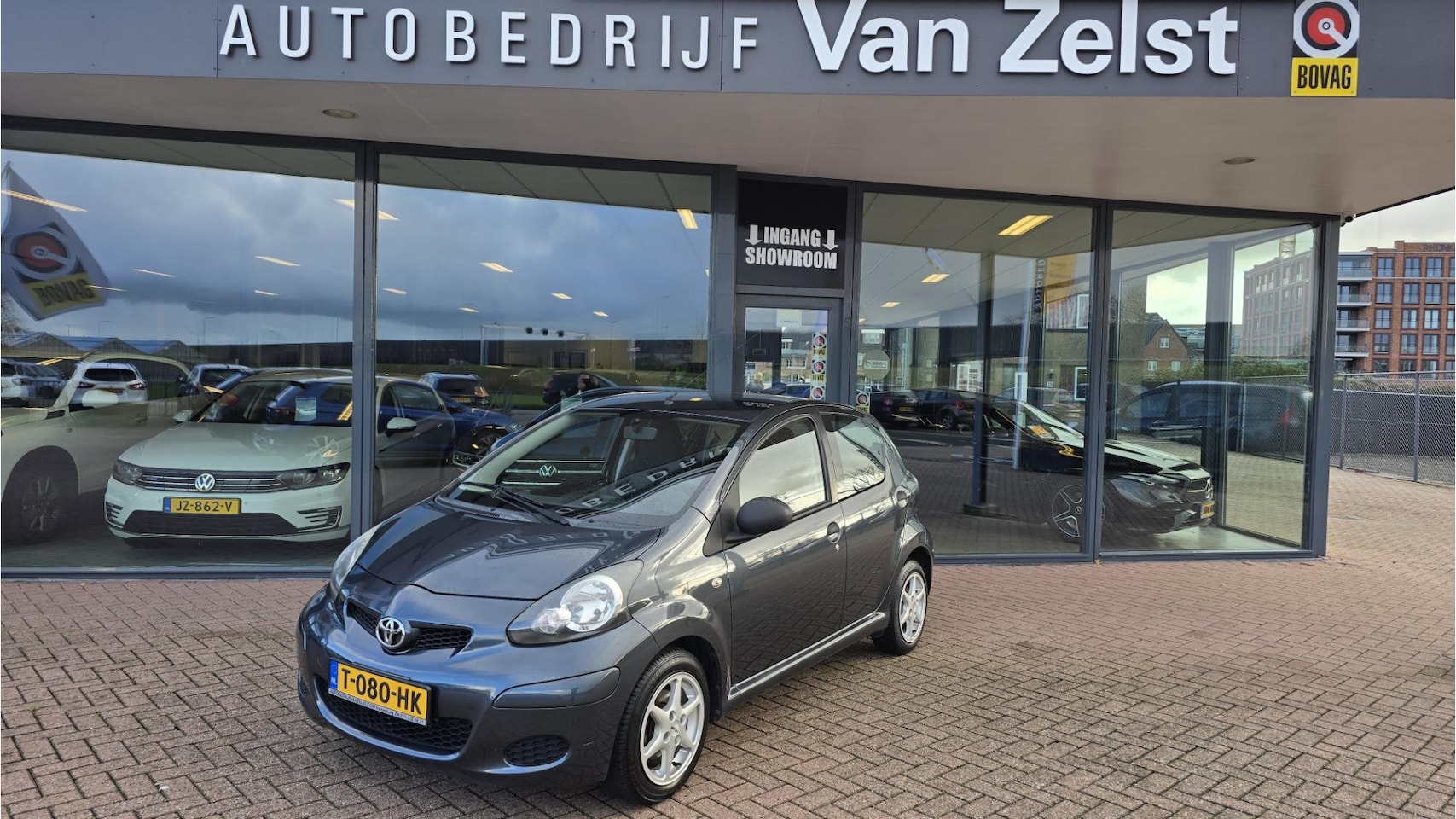 Toyota Aygo - 1.0-12V Comfort * 5 Drs * 5 Bak * AIRCO * CD *Achterbank in delen neerklapbaar*Sport Velge - AutoWereld.nl