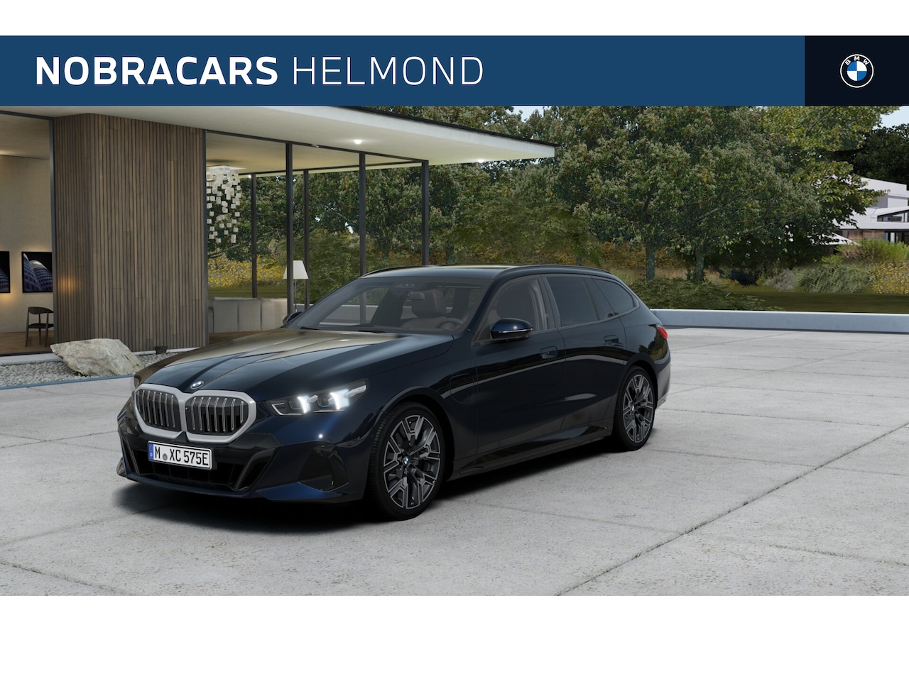 BMW 5-serie Touring - 530e M Sport Automaat / Panoramadak / Trekhaak / Adaptieve LED / Comfort Access / Parking - AutoWereld.nl