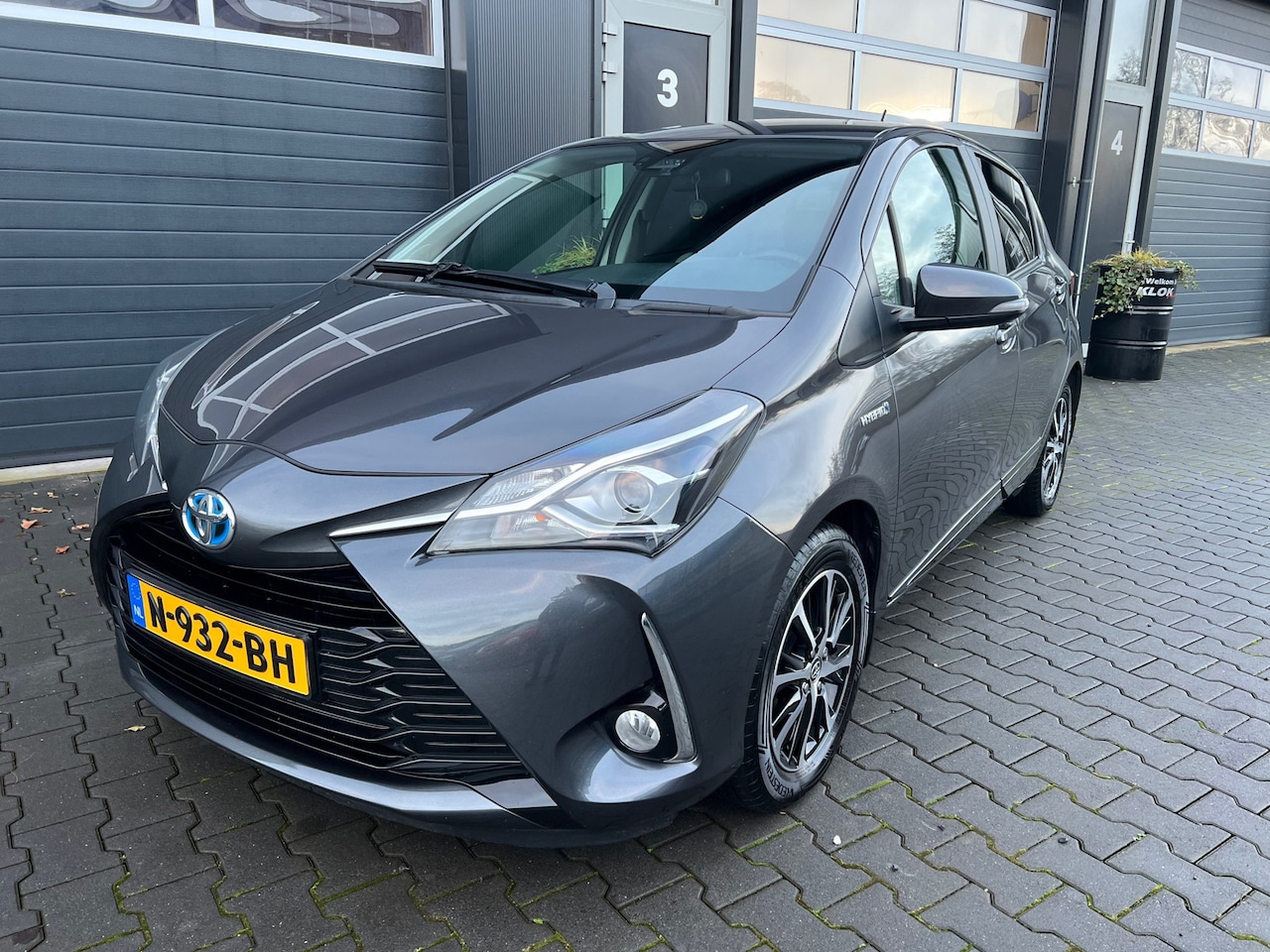 Toyota Yaris - 1.5 Hybrid Aspiration AUTOMAAT !!! - AutoWereld.nl