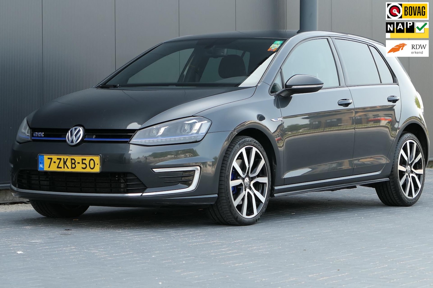 Volkswagen Golf - 1.4 TSI GTE PHEV NAP 204pk Navi Cruise PDC LED - AutoWereld.nl