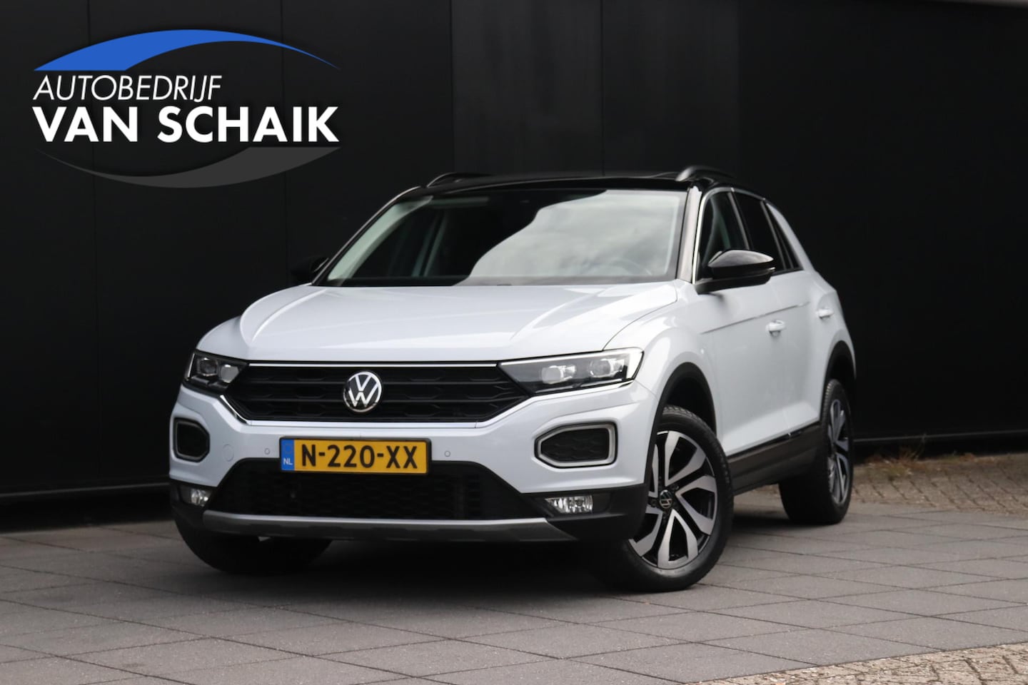 Volkswagen T-Roc - 1.5 TSI Sport Business R | STOELVERW. | PANO | CAMERA | NAVI | CRUISE | APPLE CARPLAY | - AutoWereld.nl