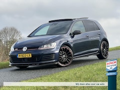 Volkswagen Golf - 7 2.0 TSI GTI 300PK / Pano / Dynaudio / Dcc / Custom Uitlaatsysteem / Maxton / Keyless / C