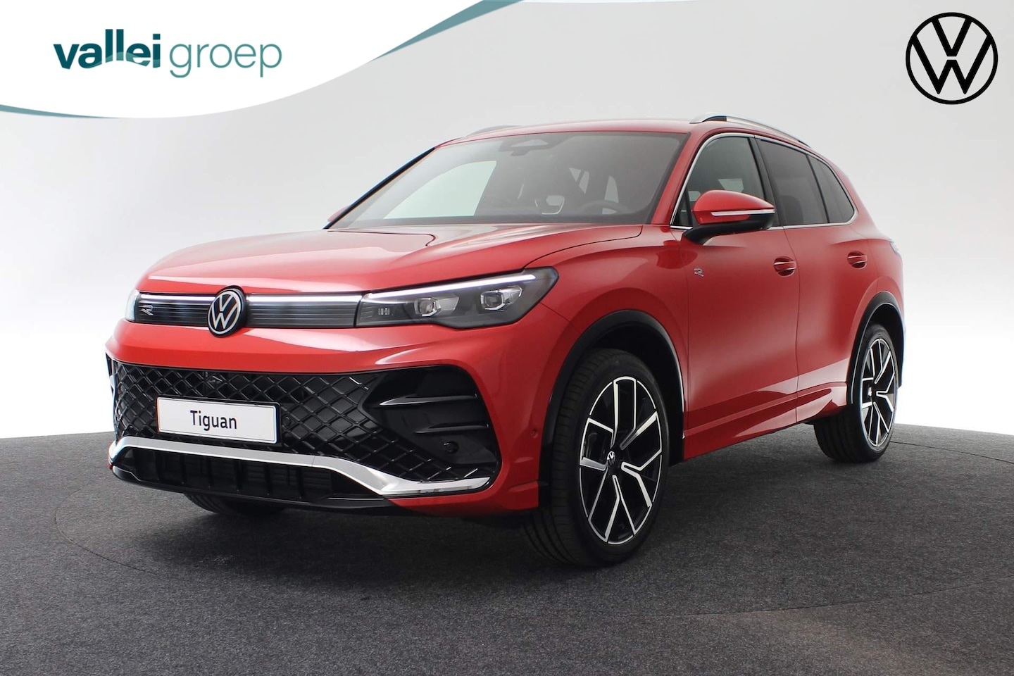 Volkswagen Tiguan - R-Line Business 1.5 eTSI 150PK DSG - AutoWereld.nl