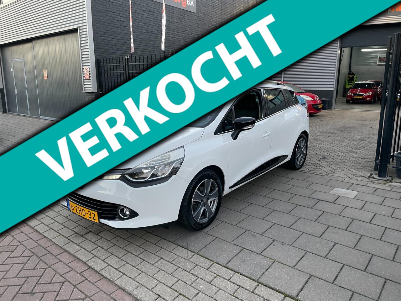Renault Clio Estate - 0.9 TCe Night&Day 2e Eigenaar! Trekhaak Airco NAP APK - AutoWereld.nl