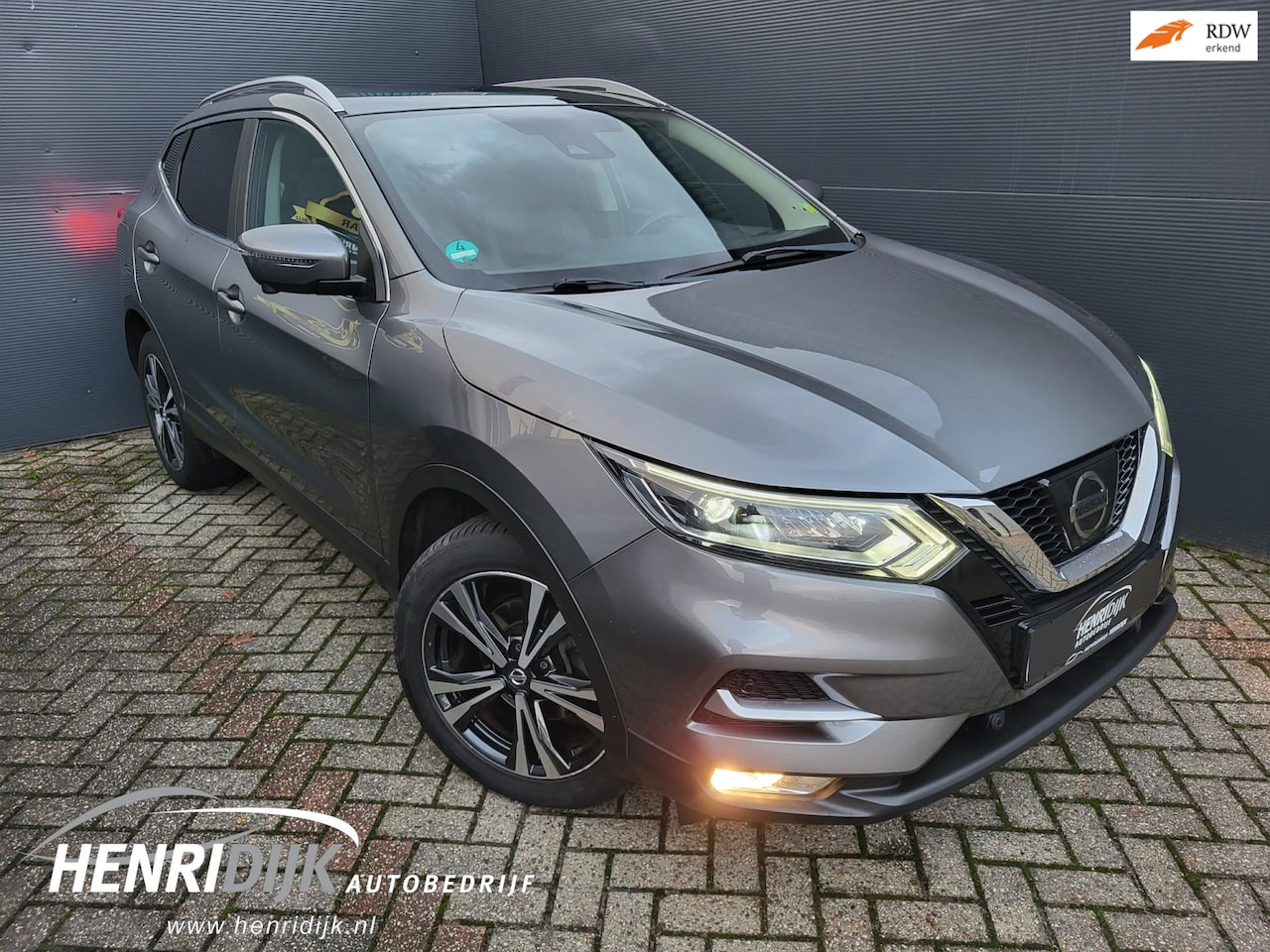 Nissan Qashqai - 1.6 Tekna Pano / 360 Camera / Navi / Cruise / Stoelverwarming - AutoWereld.nl
