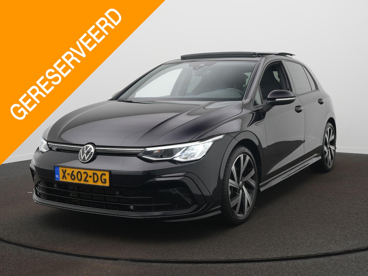 Volkswagen Golf - 1.5 eTSI R-Line DSG / Panodak / Stoelverwarming / Adap. Cruise - AutoWereld.nl