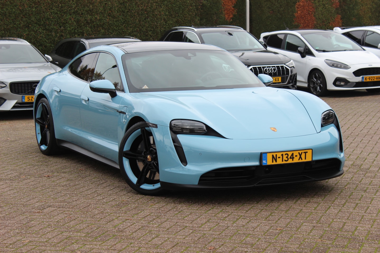 Porsche Taycan - Performance 84 kWh / SoH 95.8% / 1Eign. / Panoramadak / 360Camera / Passenger Display / He - AutoWereld.nl