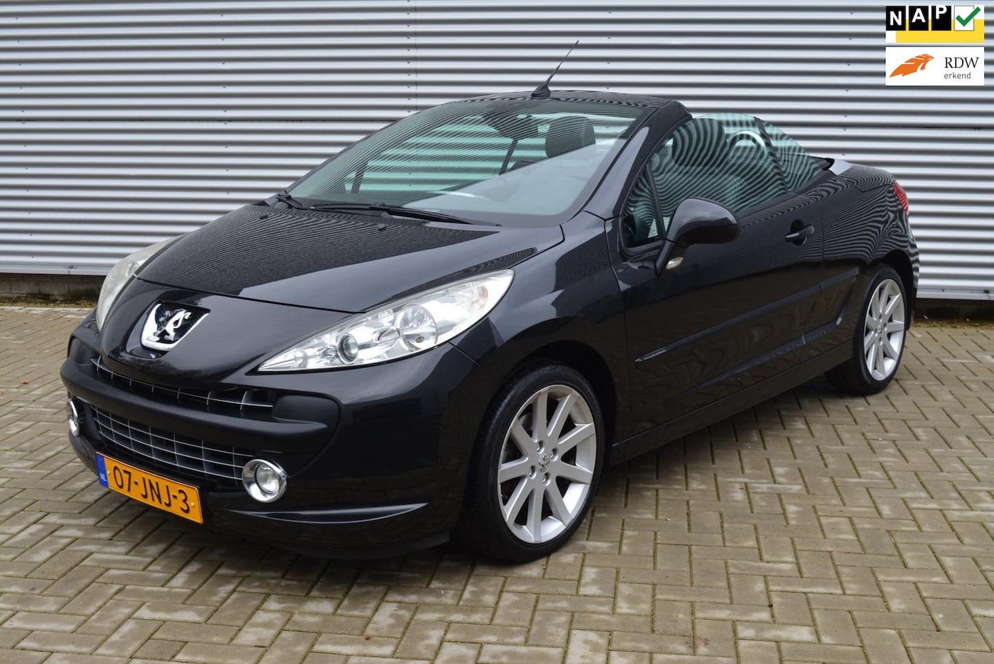 Peugeot 207 CC - 1.6 VTi Roland Garros | AUTOMAAT | Leder | Clima | Stoelverwaming. - AutoWereld.nl