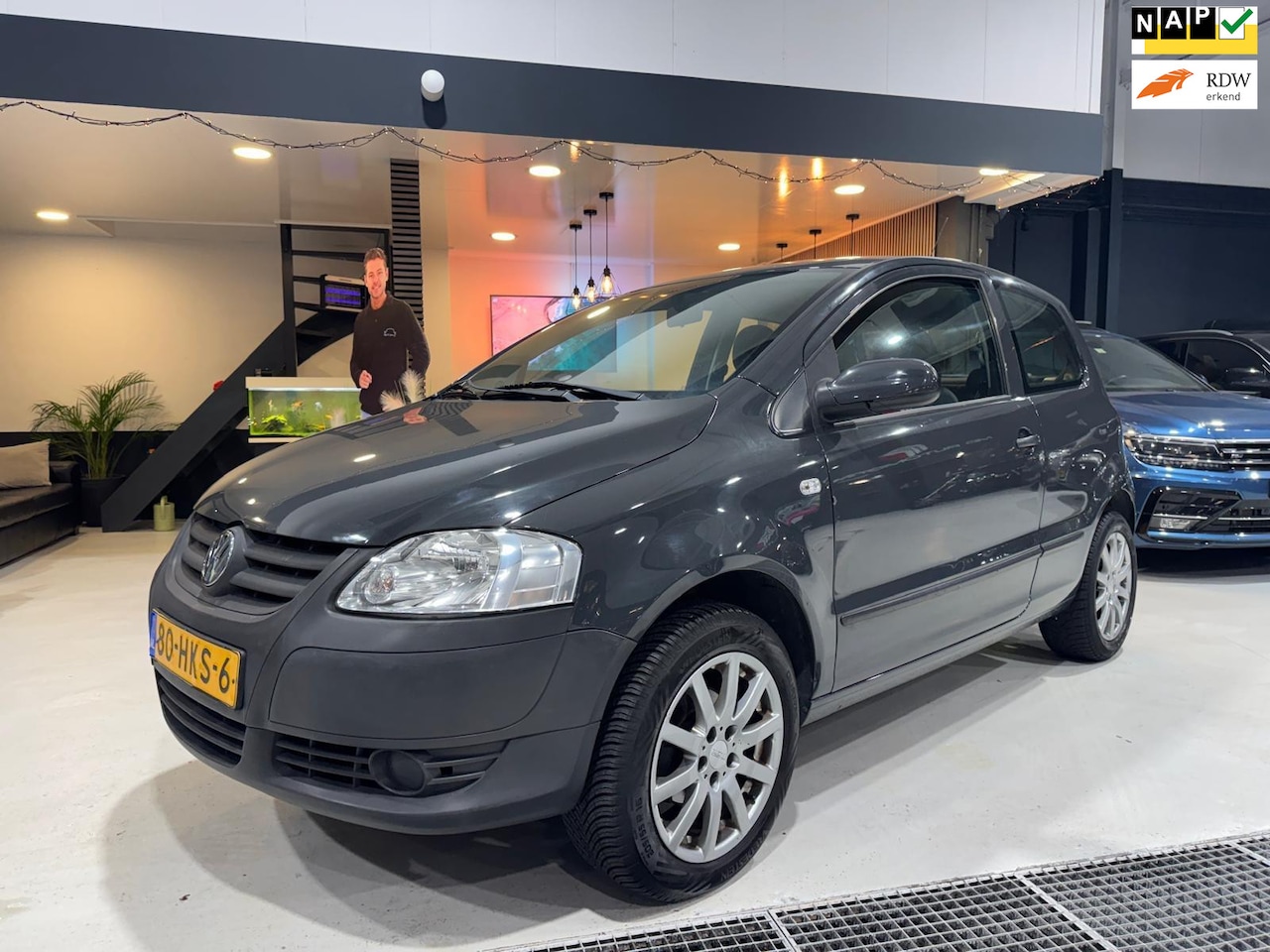 Volkswagen Fox - 1.2 Sportline|Trekhaak|Audio|ISOFIX|NAP - AutoWereld.nl