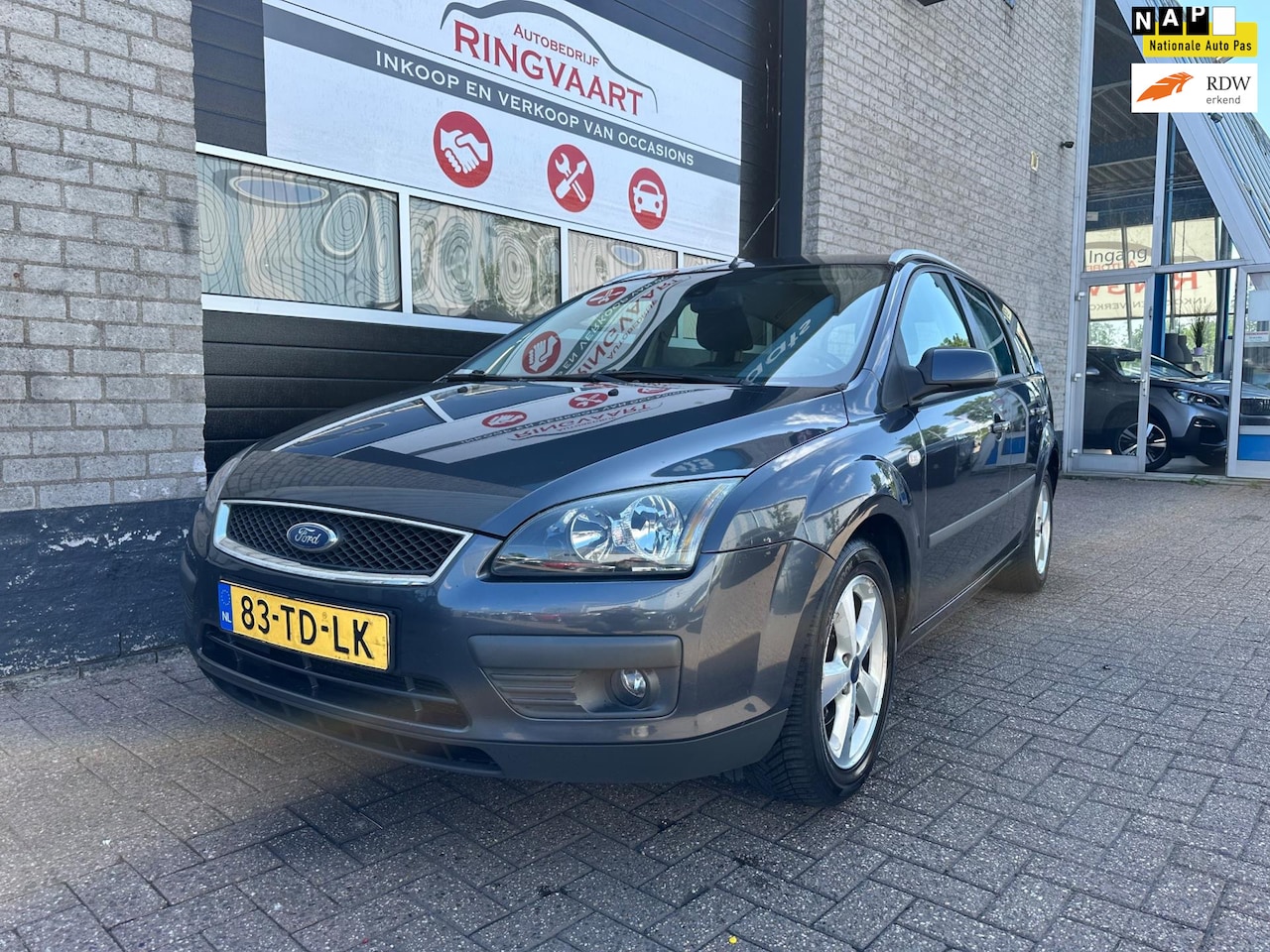 Ford Focus Wagon - 1.6-16V Futura Met Jaar APK - AutoWereld.nl