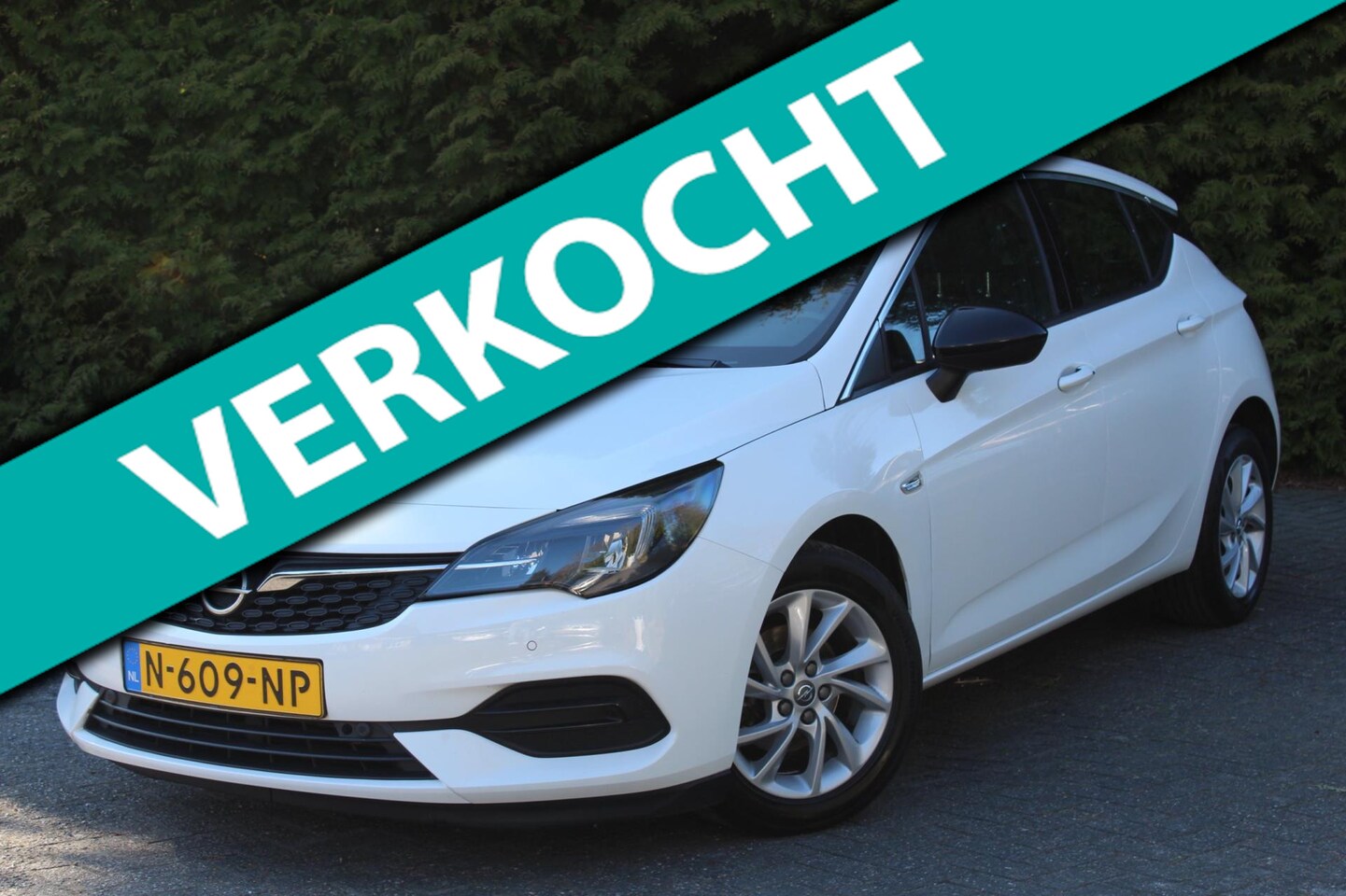 Opel Astra - 1.2 Business Elegance 110PK | Parkeercamera | Navi | Climate Control | Keyless Entry&Start - AutoWereld.nl