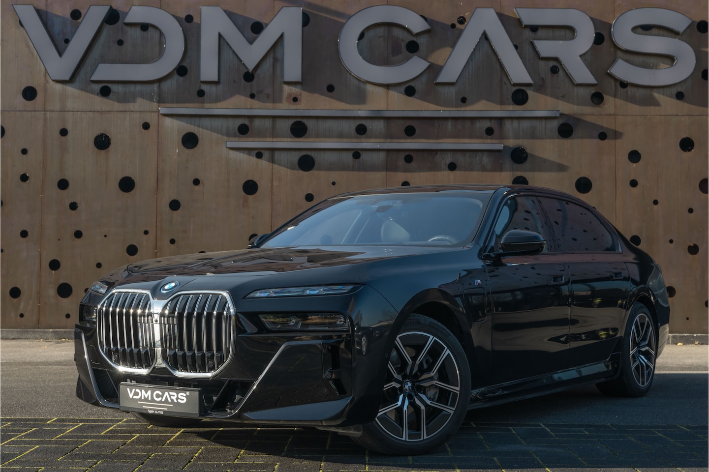 BMW 7-serie - 750e xDrive | M Sport | Shadow Line | Connected Professional | Bowers & Wilkins | Innovati - AutoWereld.nl