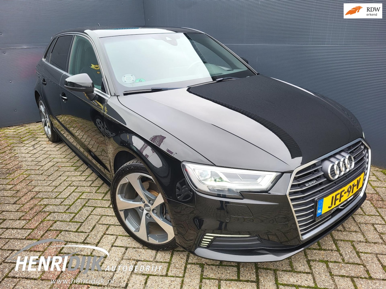 Audi A3 Sportback - 1.4 e-tron Sport S Line Virtual / Navi / Half leder / LMV / PDC / Cruise - AutoWereld.nl