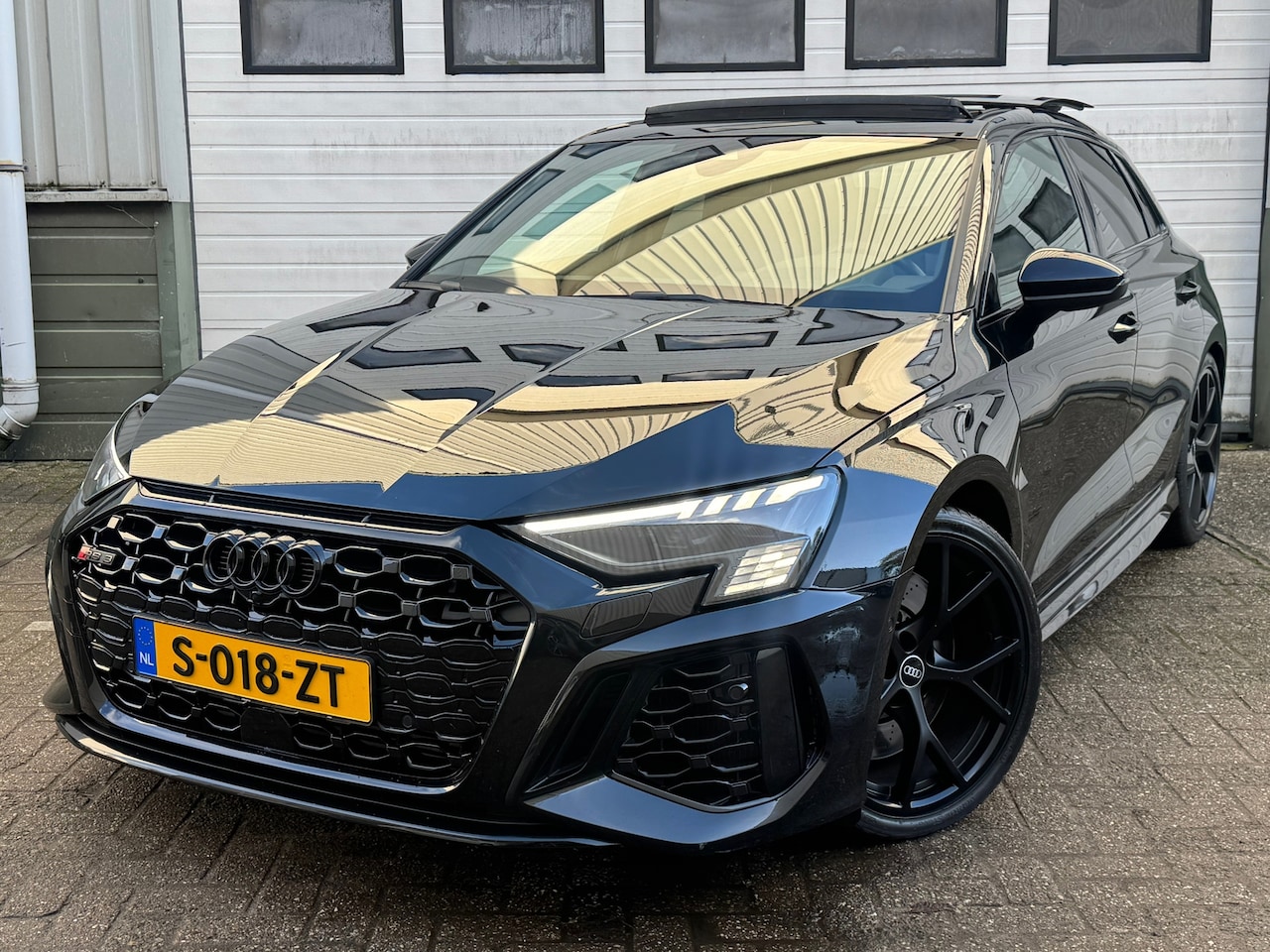 Audi RS3 - Sportback 2.5 TFSI quattro / PANO / B&O / MATRIX - AutoWereld.nl
