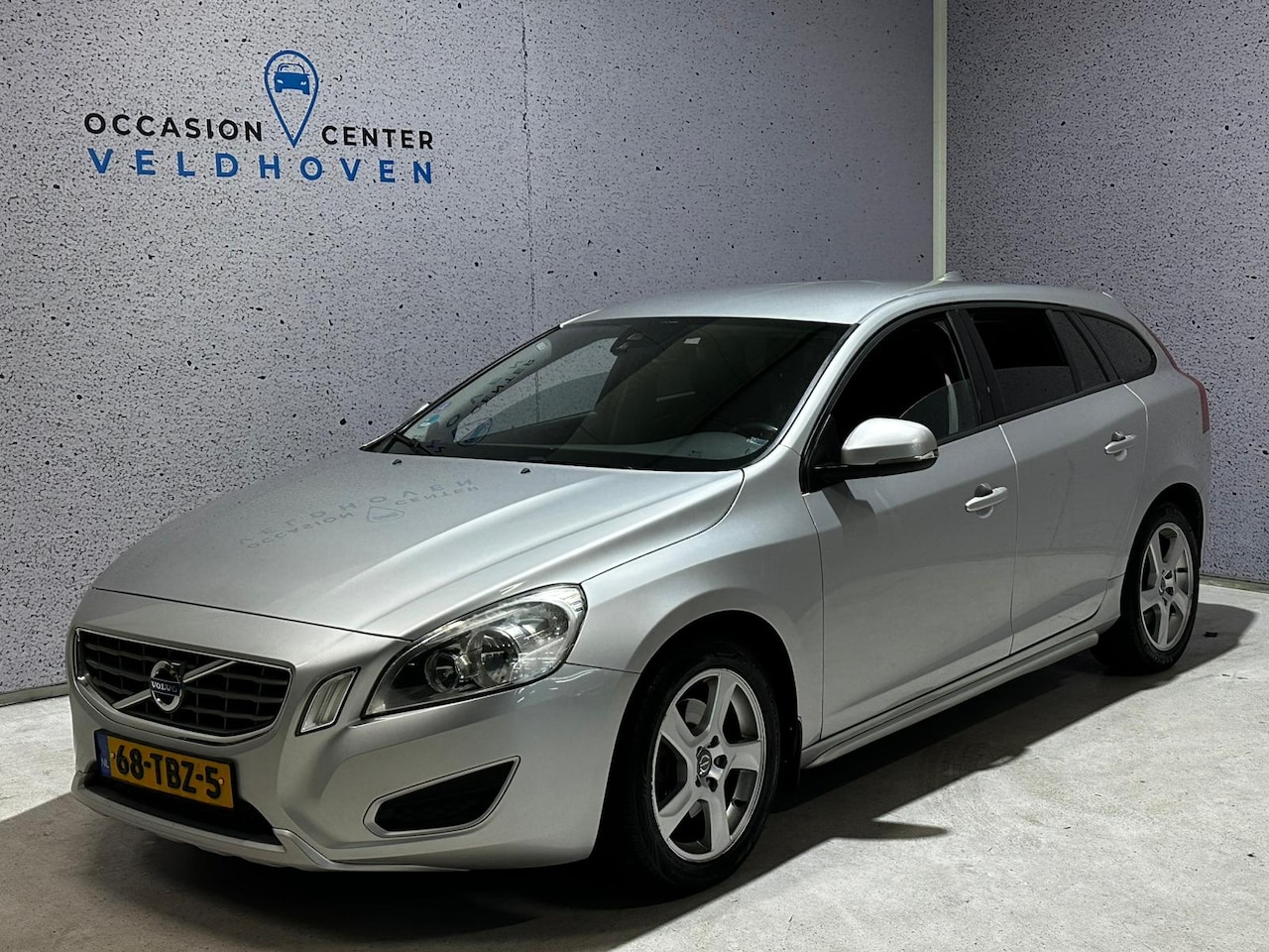 Volvo V60 - 1.6 T3 Kinetic // D-RIEM VV 176.319 KM // NAV // - AutoWereld.nl