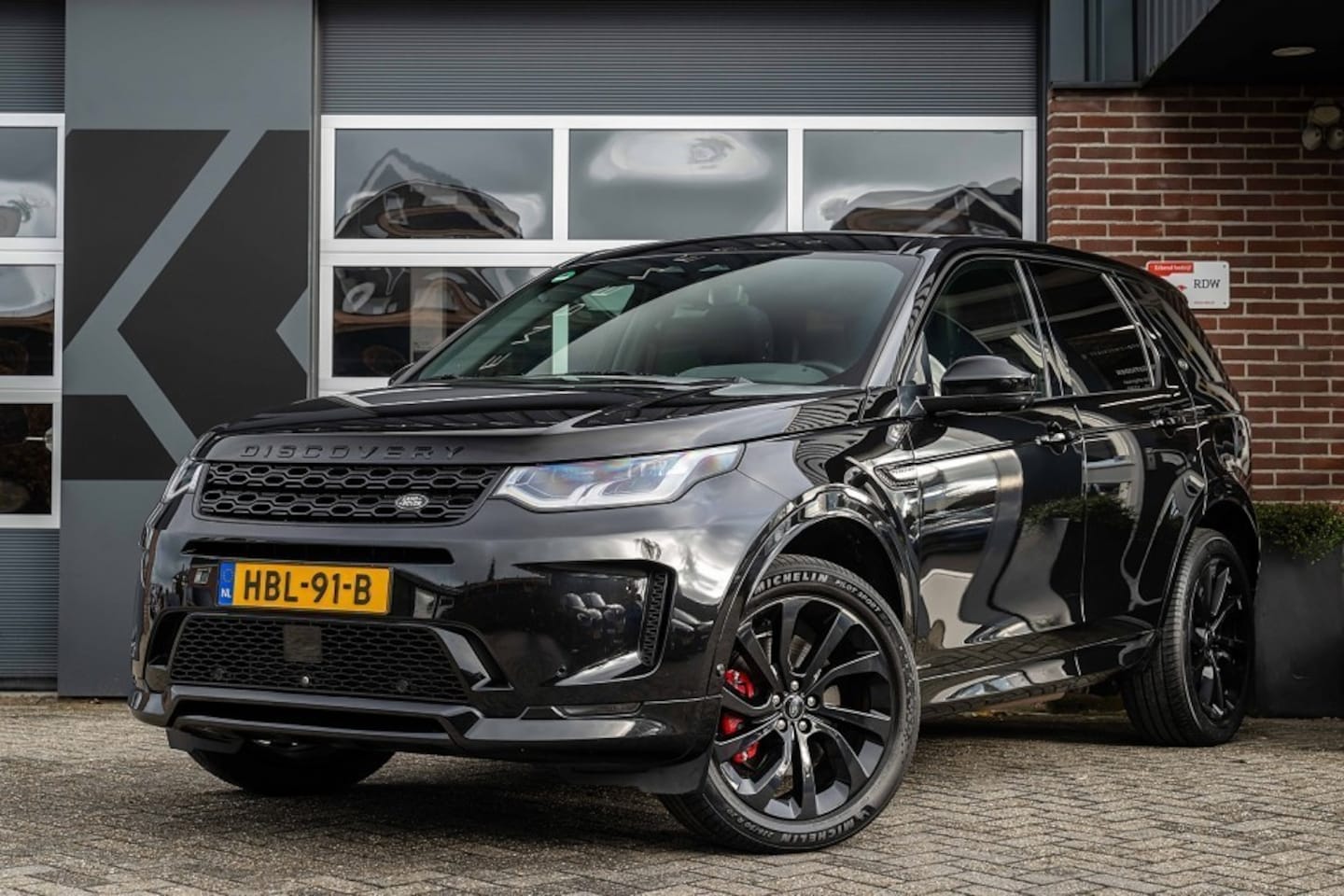 Land Rover Discovery Sport - P300e 1.5 R-Dynamic HSE | ACC | Panorama | Meridian | Memory | Leder | 360° Camera | 20' i - AutoWereld.nl