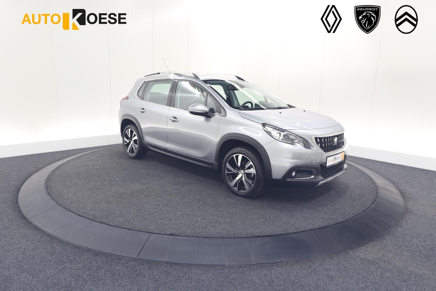Peugeot 2008 - PureTech 110 Allure | Trekhaak | Apple Carplay | Parkeersensoren | Navigatie - AutoWereld.nl
