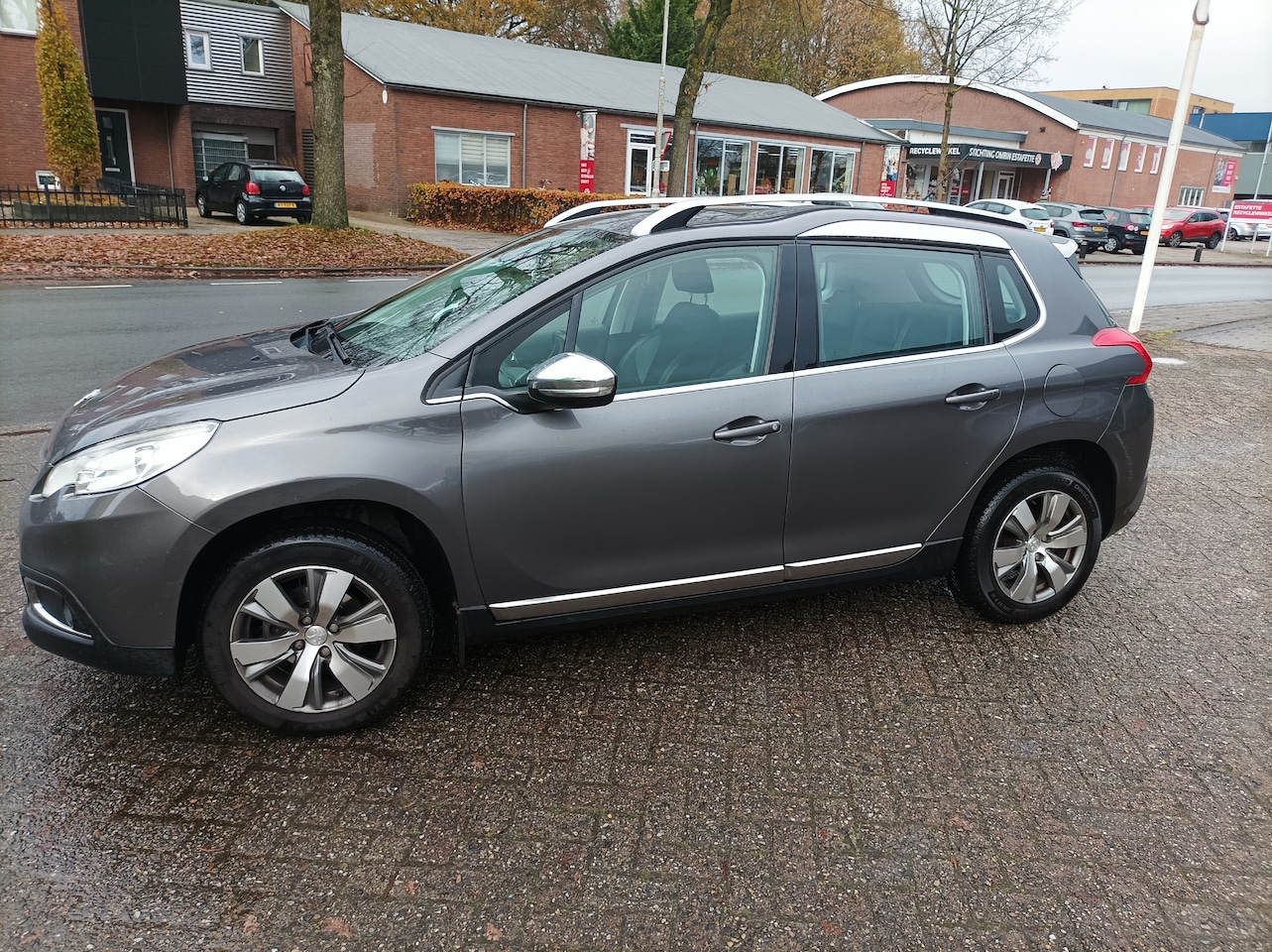 Peugeot 2008 - 1.2 VTi Active - AutoWereld.nl