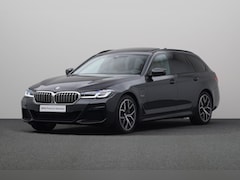 BMW 5-serie Touring - 530e High Executive x-drive | Head-Up Display | Laserlight | Glazen panoramadak | HIFI Sys