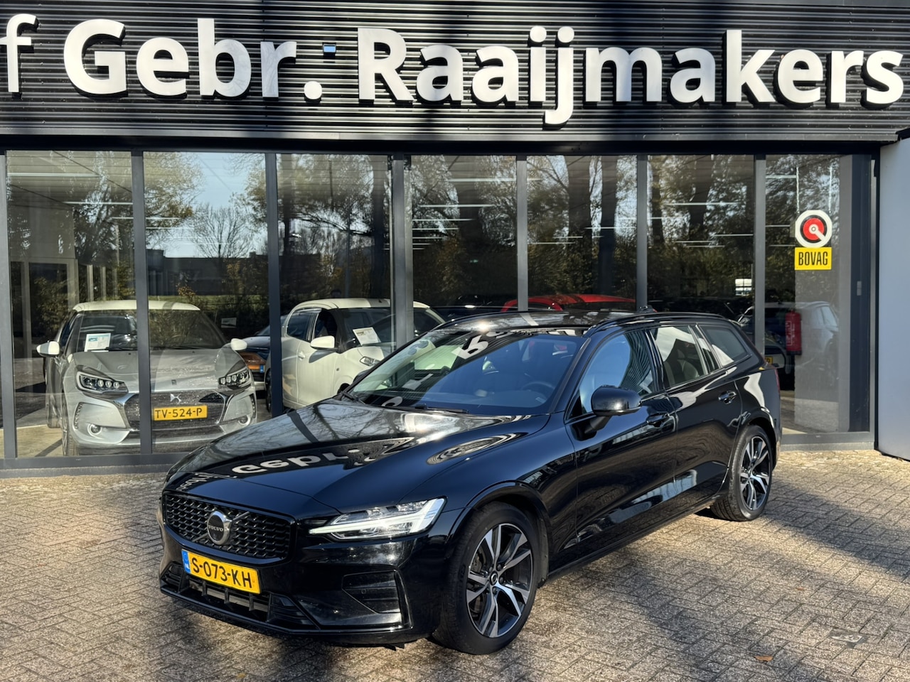 Volvo V60 - 2.0 B4 Plus Dark*NEW MODEL*Camera*ACC*AHK*EXPORT/EX.BPM* - AutoWereld.nl