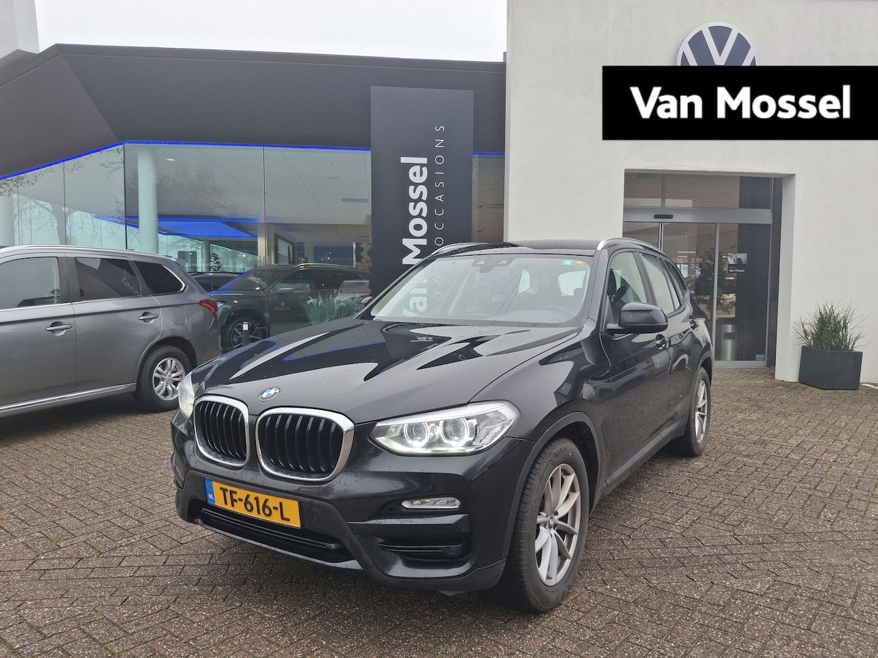 BMW X3 - xDrive20i Executive | NAVIGATIE | PARKEERSENSOREN | CLIMATE CONTROL | ELEKTRISCHE ACHTERKL - AutoWereld.nl