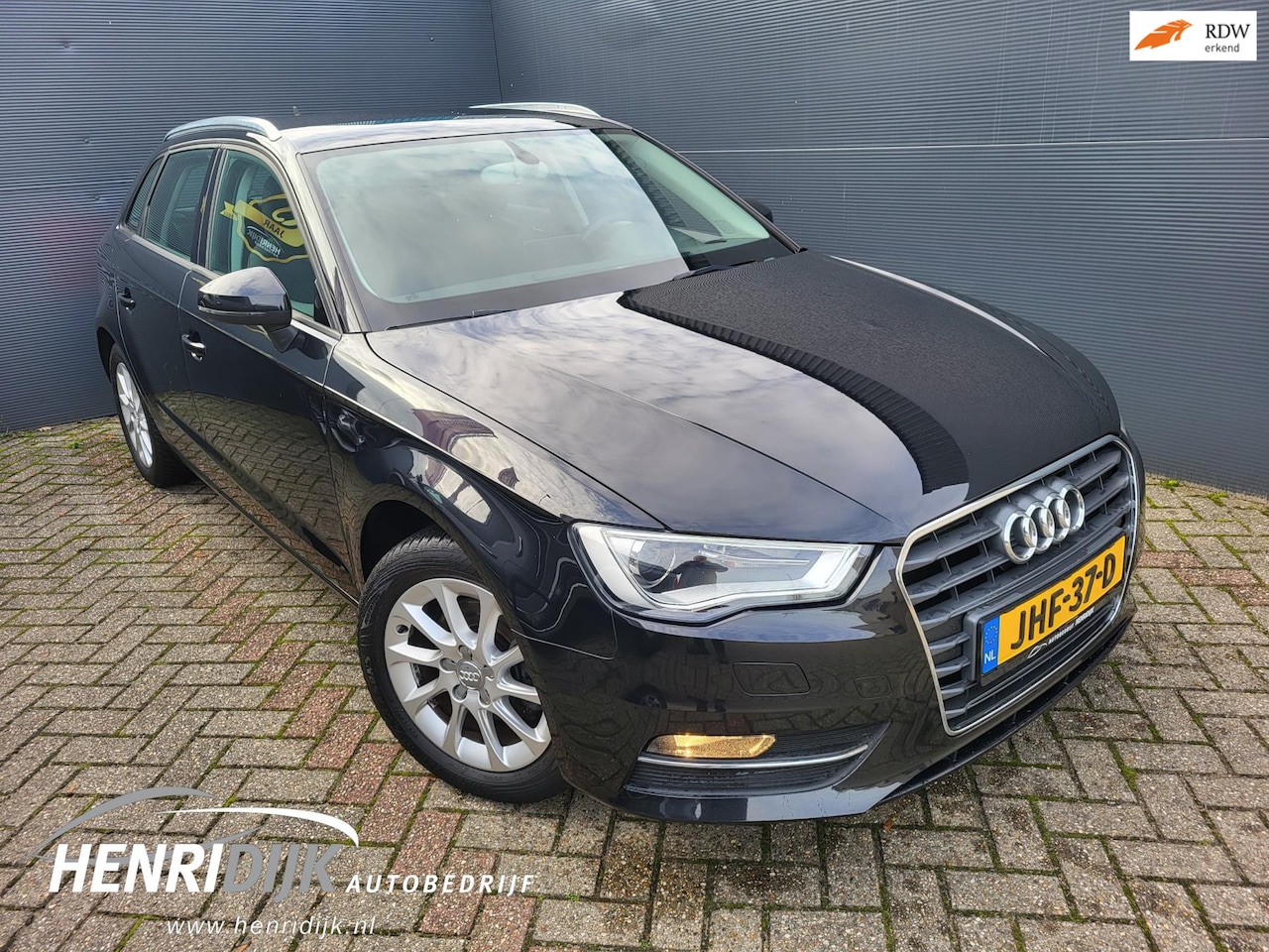Audi A3 Sportback - 1.4 TFSI Attraction Xenon / Stoelverwarming / Cruise / Navi / PDC - AutoWereld.nl