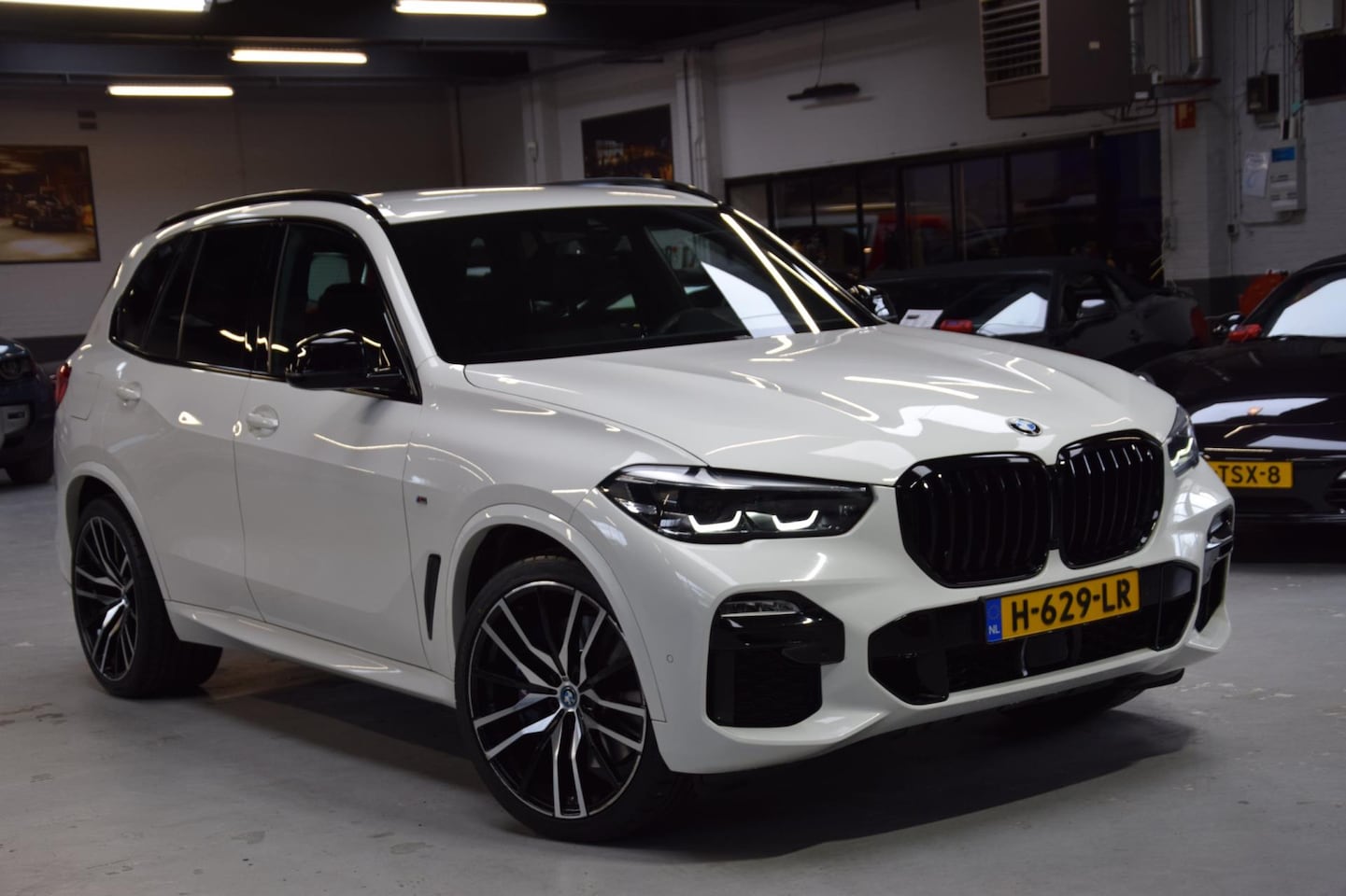BMW X5 - XDrive40i High Executive |M-Pakket|22 inch|ACC|Keyless-entry| - AutoWereld.nl
