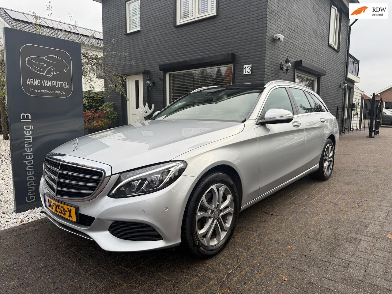 Mercedes-Benz C-klasse Estate - 180 Edition 1 / Pano / Trekhaak - AutoWereld.nl