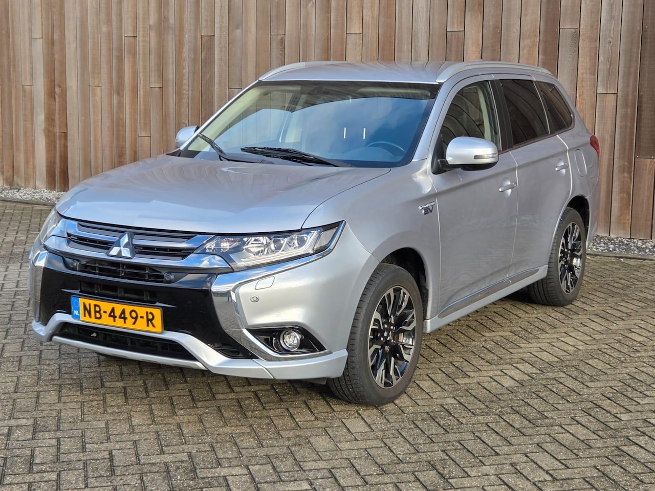 Mitsubishi Outlander - 2.0 PHEV Premium 2.0 PHEV Premium - AutoWereld.nl