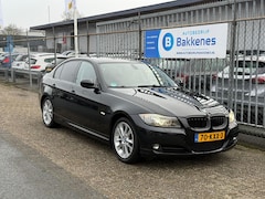 BMW 3-serie - 320i Business Line | Pano | Leder | Trekhaak