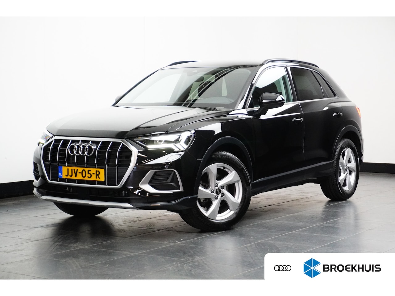 Audi Q3 - 35 TFSI S edition Competition 150Pk | Trekhaak | Stoelverw. voor | Camera achter | Keyless - AutoWereld.nl