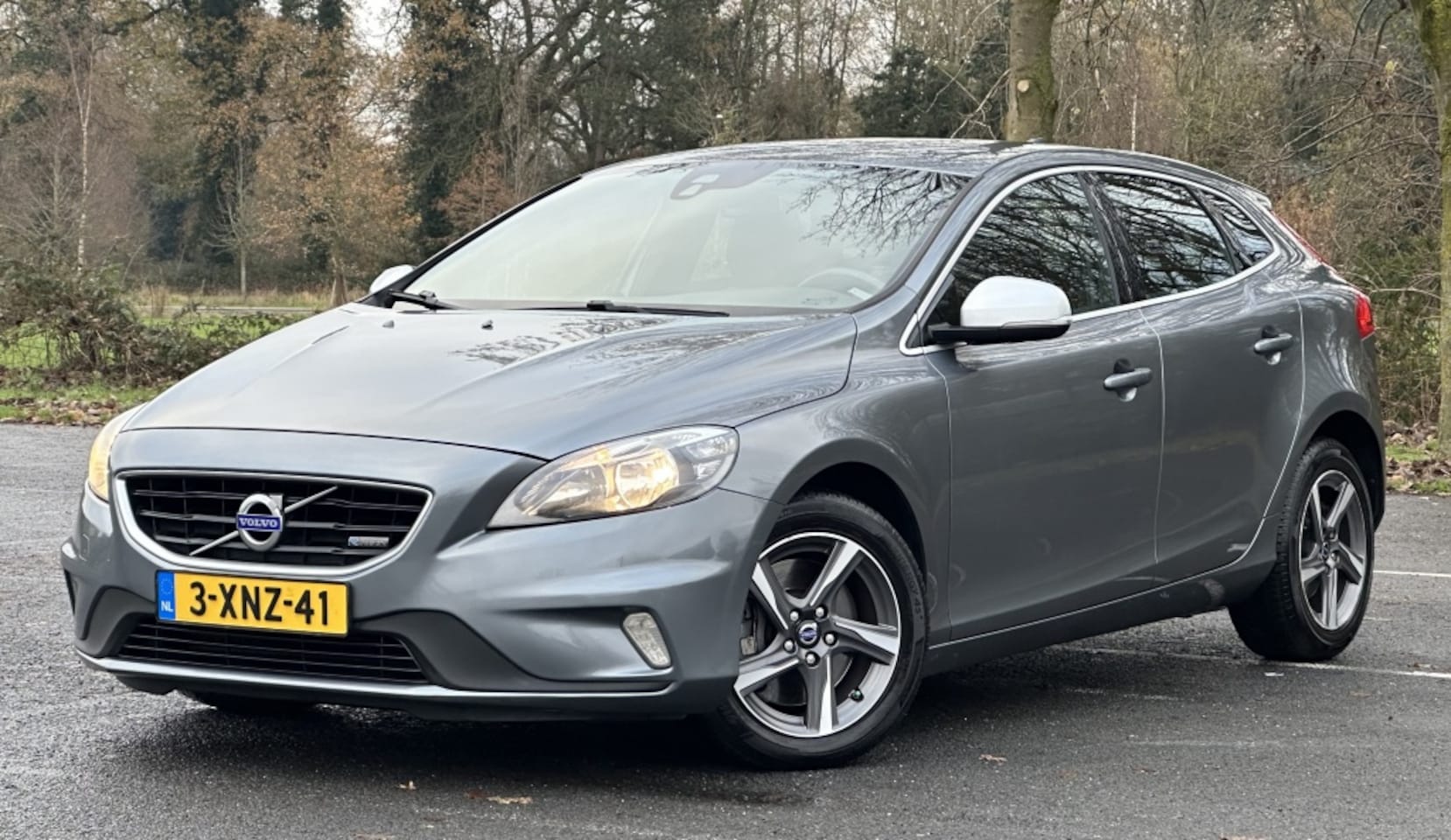 Volvo V40 - 2.0 D4 R-Design Bns - AutoWereld.nl