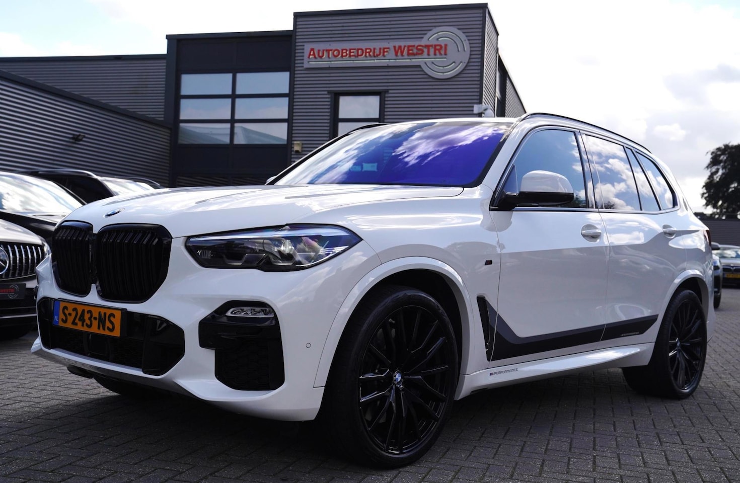 BMW X5 - XDrive40i High Executive 7p. | Dealer onderhouden | Luxe leder | AdaptieveCruise | Lane As - AutoWereld.nl