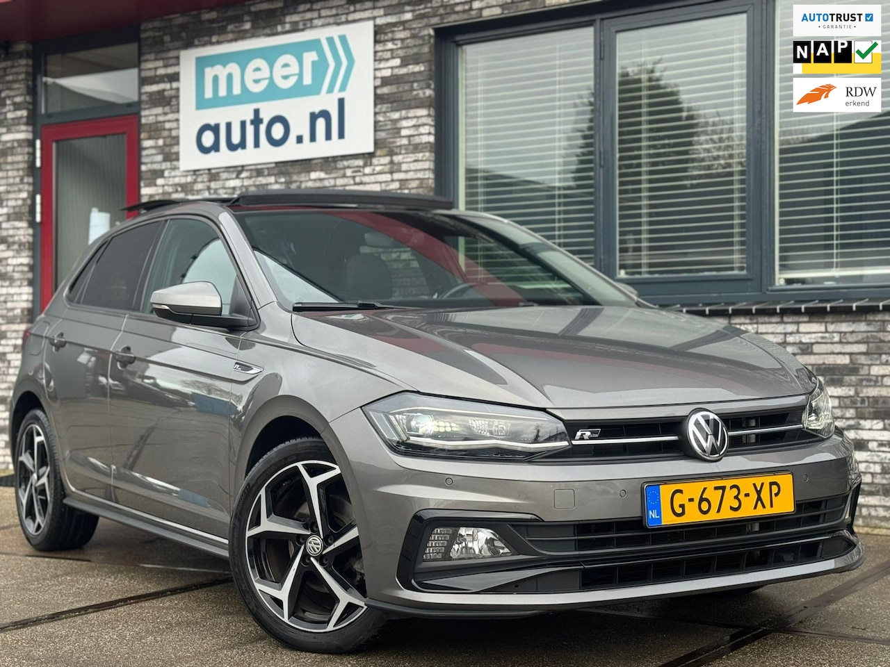Volkswagen Polo - 1.5 TSI 150pk Highline 3x R-LINE DSG l VOL! l VIRTUAL l PANO l BEATS l CAMERA l ORG.NL l N - AutoWereld.nl